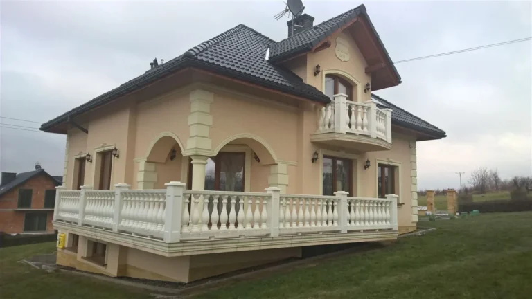 Balustrada i narożniki z piaskowca