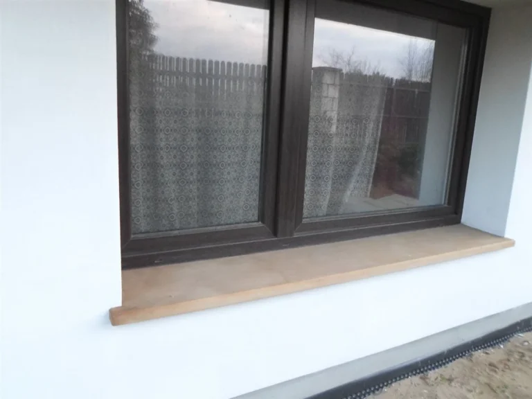 Parapet zewnętrzny